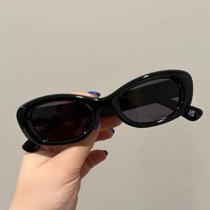 Elegant Black Sunglasses